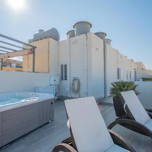 Kernice Penthouse With Sea And Country Views Of Apartment Xghajra
